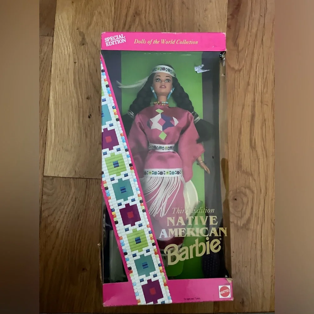 Barbie collector dolls in the boxes Around the World - Picture 7 of 10